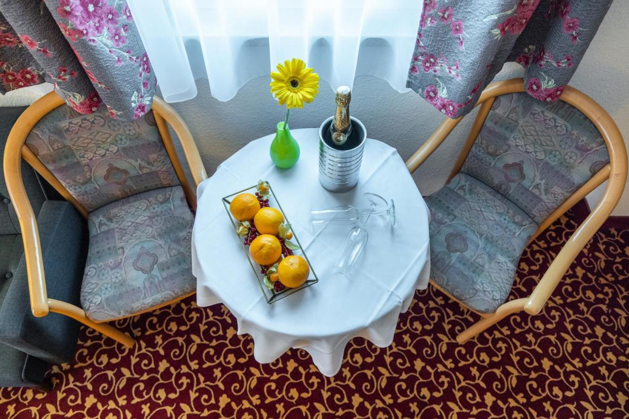 Pension & Cafe Abendroete Kurort Oybin Bagian luar foto
